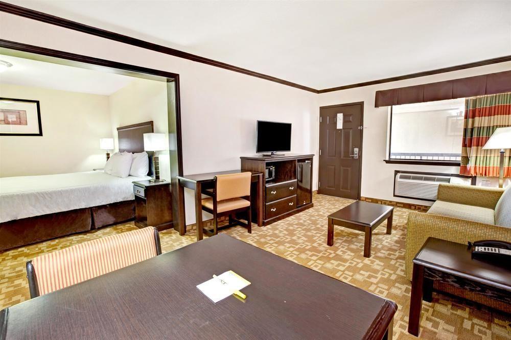 Days Inn By Wyndham Oklahoma City/Moore Exterior photo