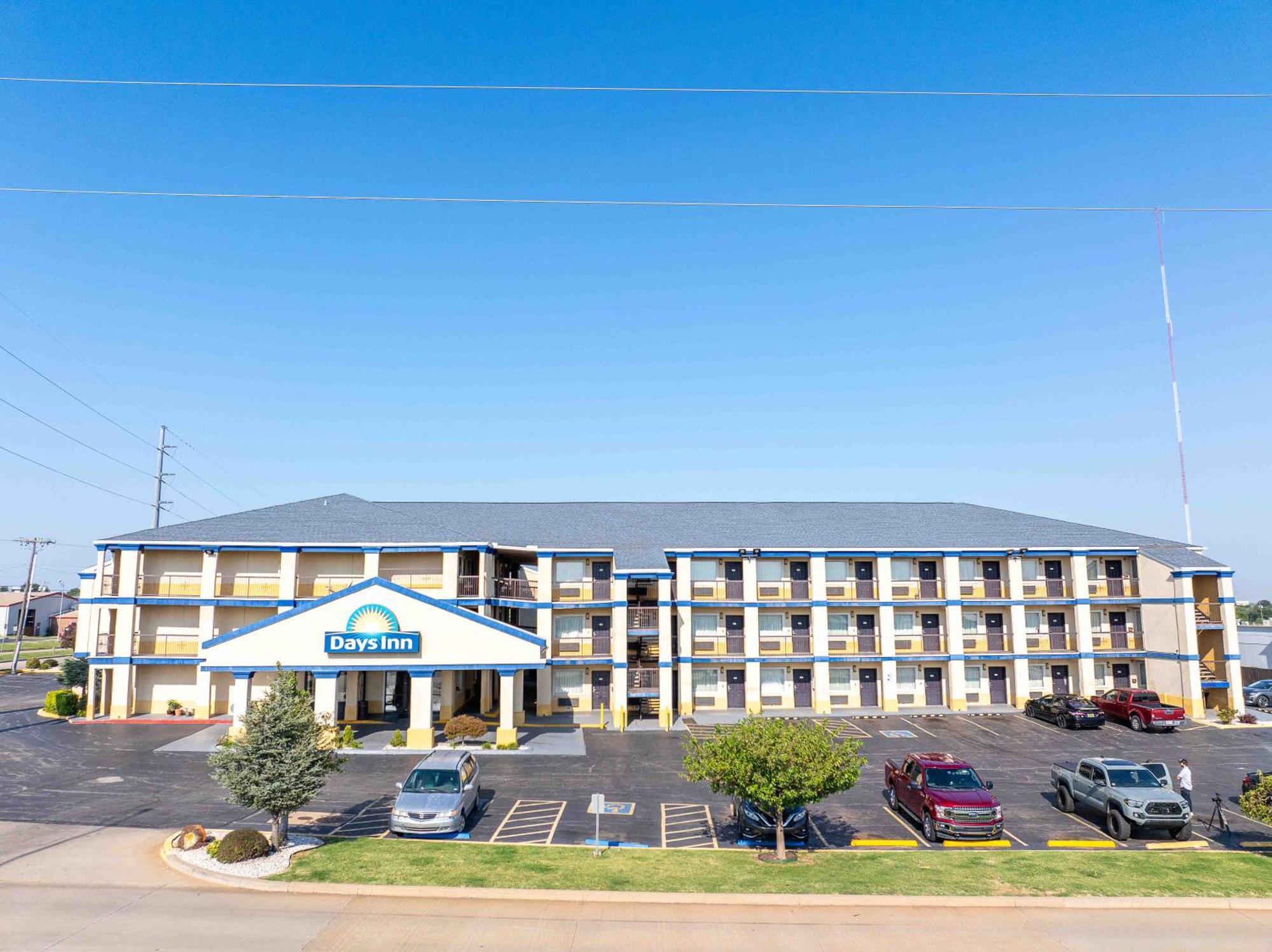 Days Inn By Wyndham Oklahoma City/Moore Exterior photo